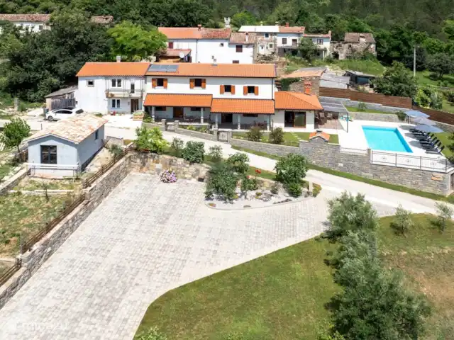Casa Balussi | Croatie, Istrie, Buzet - villa Vue d’ensemble de la villa