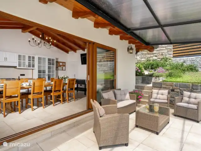 Casa Balussi | Croatie, Istrie, Buzet - villa Cuisine d’été avec ensemble de salon