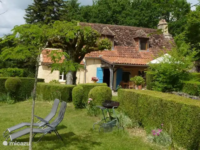 Lieu dit Lambertie | France, Dordogne, Le Bugue - maison de vacances Vue de la piscine sur la maison