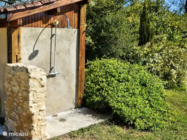 Lieu dit Lambertie | France, Dordogne, Le Bugue - maison de vacances Douche extérieure avec eau chaude