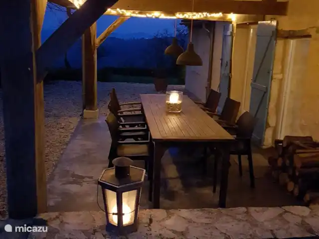 Lieu dit Lambertie | France, Dordogne, Le Bugue - maison de vacances Détendez-vous sur la terrasse le soir