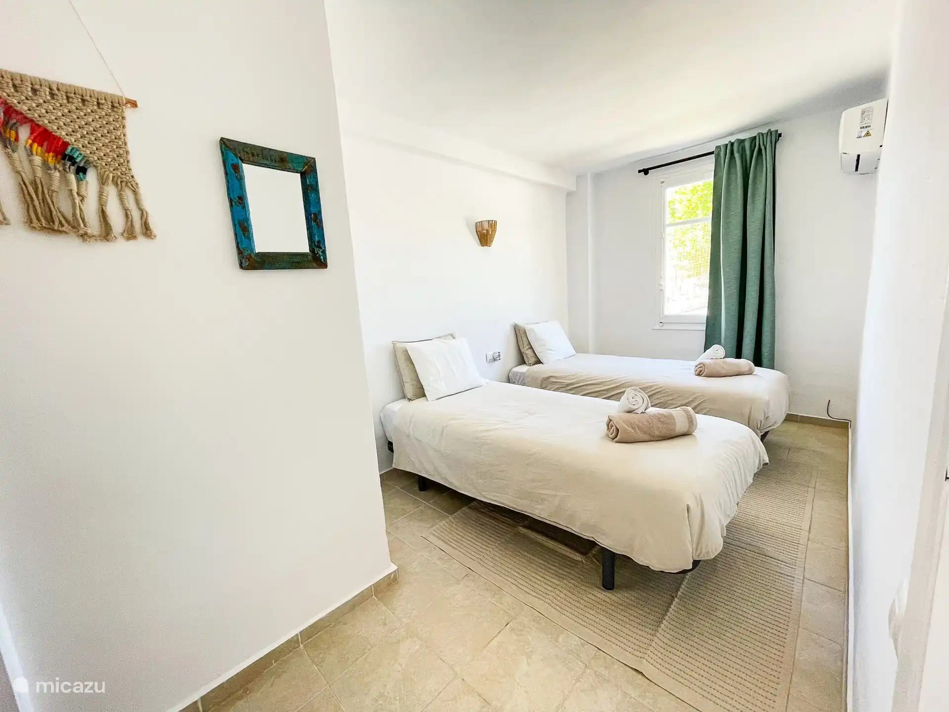 Schlafzimmer mit 2 Einzelbetten