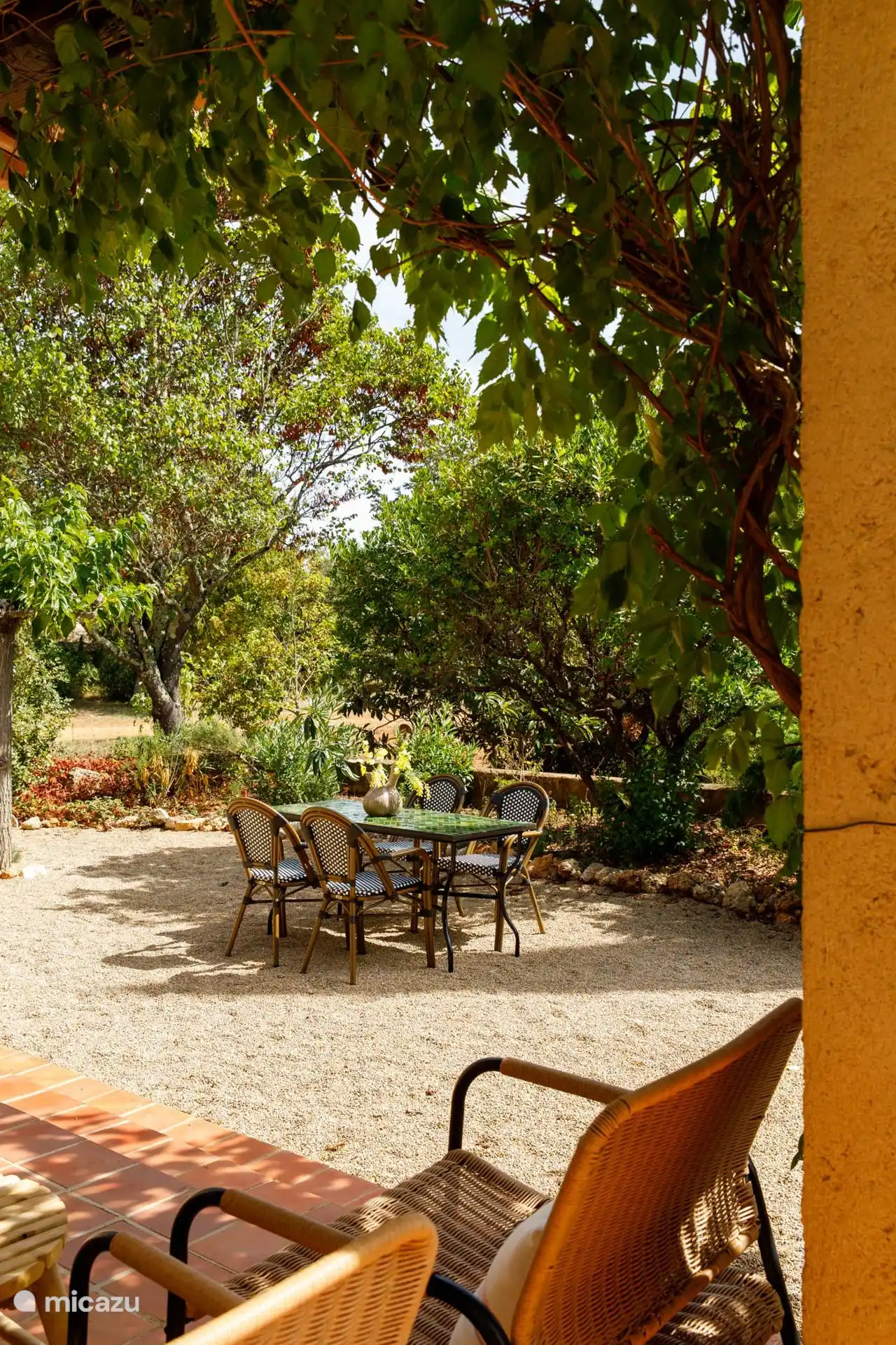 extra eettafel buiten