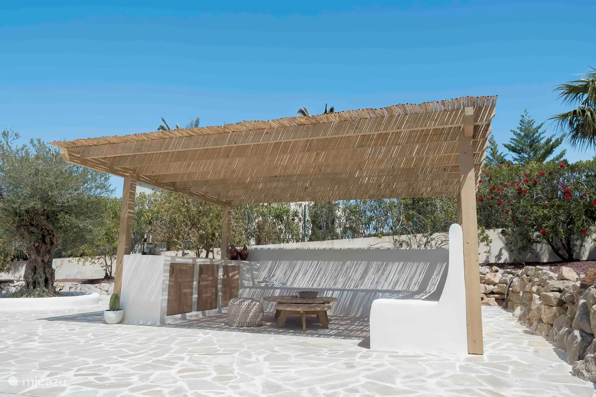 Casa d'Olivera - Buiten Lounge. 