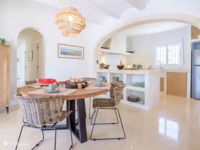 Casa d’Olivera | Espagne, Costa Blanca, Cumbre del Sol - villa Casa d’Olivera - Eetruimte met open keuken.