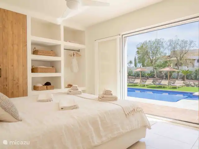 Casa d’Olivera | Espagne, Costa Blanca, Cumbre del Sol - villa Casa d’Olivera - Chambre principale.