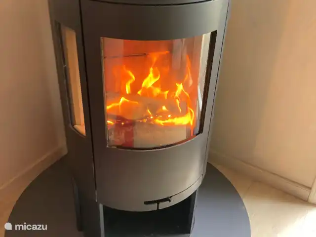 Branettes Gästhus en Suecia, Västergötland, Ljung  - chalet La estufa de leña