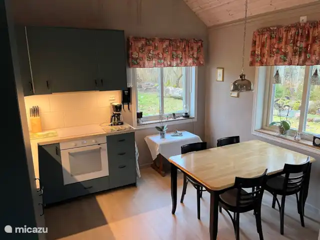 Branettes Gästhus en Suecia, Västergötland, Ljung  - chalet El comedor
