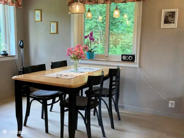 Branettes Gästhus en Suecia, Västergötland, Ljung  - chalet El comedor
