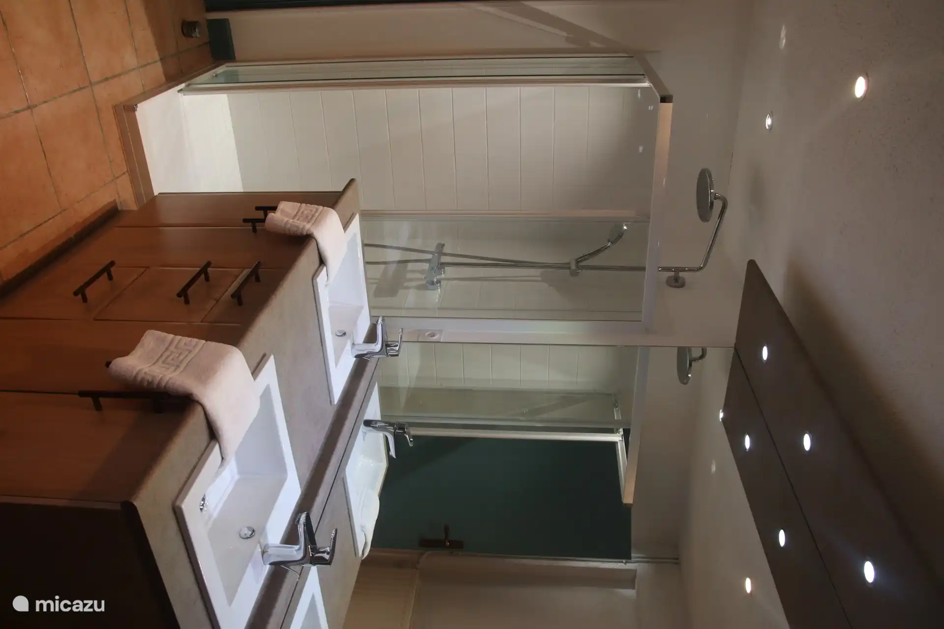 Bathroom on the ground floor