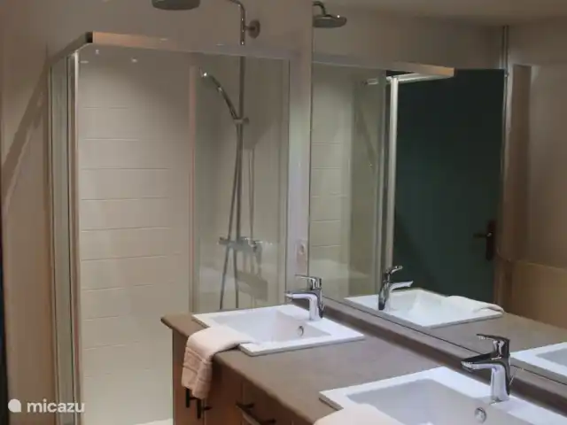 Le Moulin | France, Dordogne, Excideuil - gîte / cottage Salle de bain au rez-de-chaussée