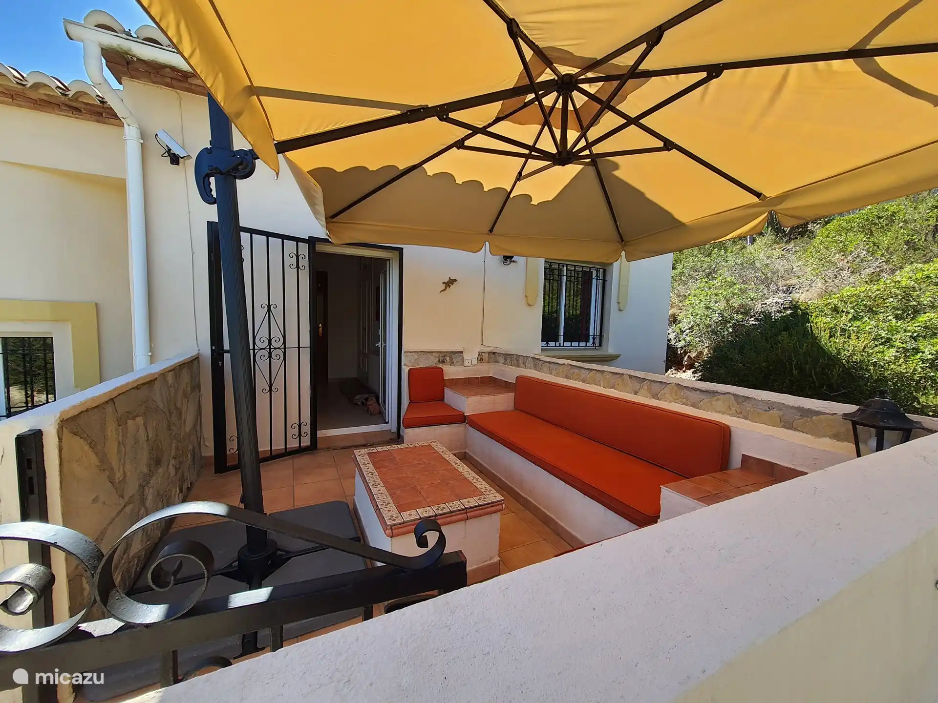 Außenterrasse auf der Rückseite