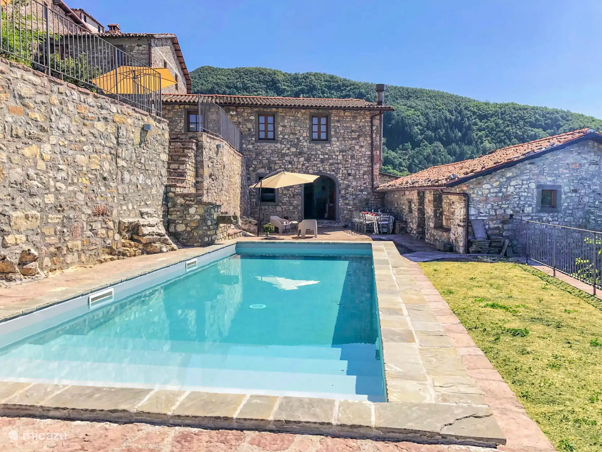 Location de Vacances Italie, Toscane, Villa Collemandina, maison de vacances - Maison avec piscine privée dans le nord de la Toscane