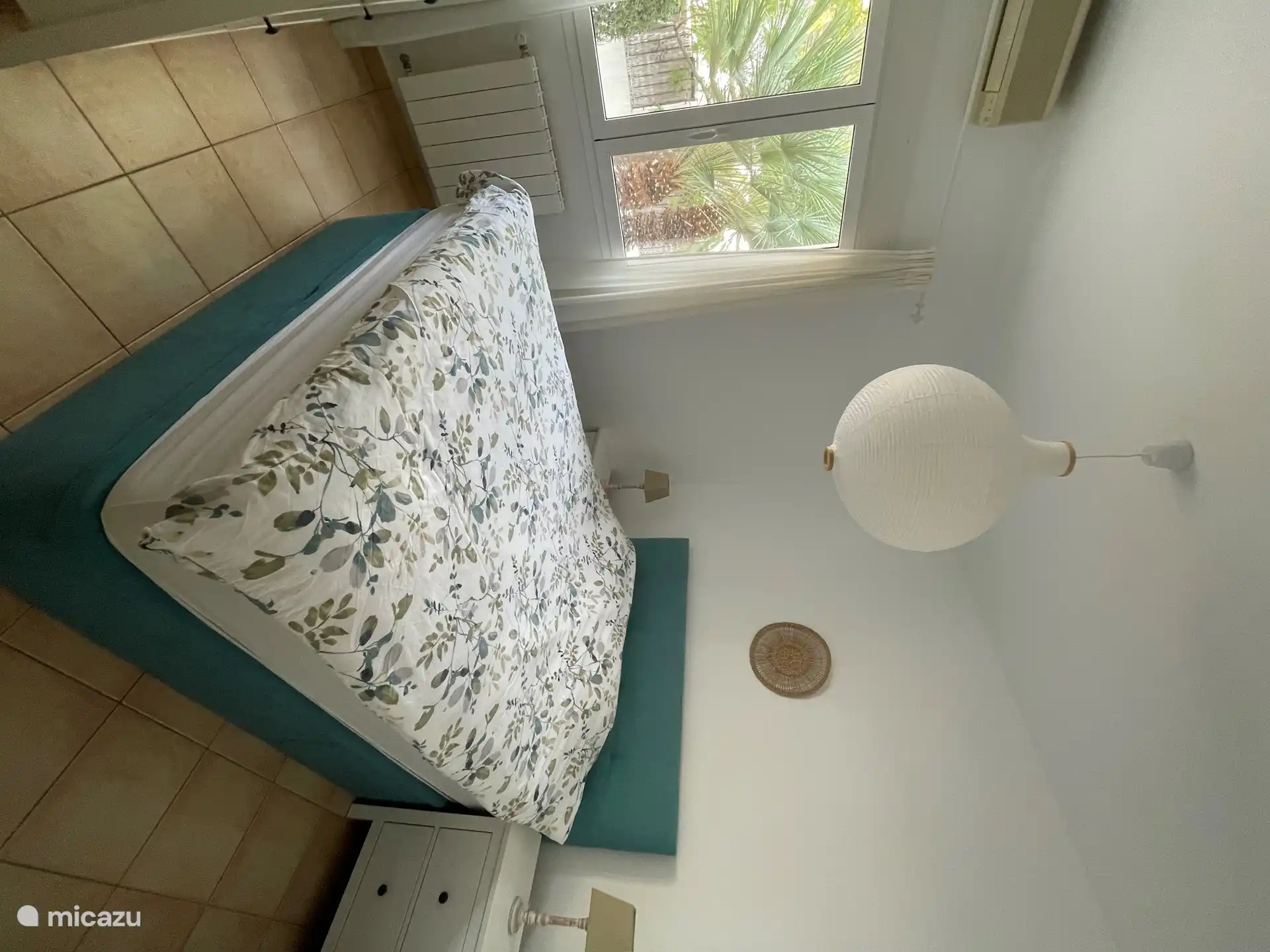 Large beds of 160x200 cm