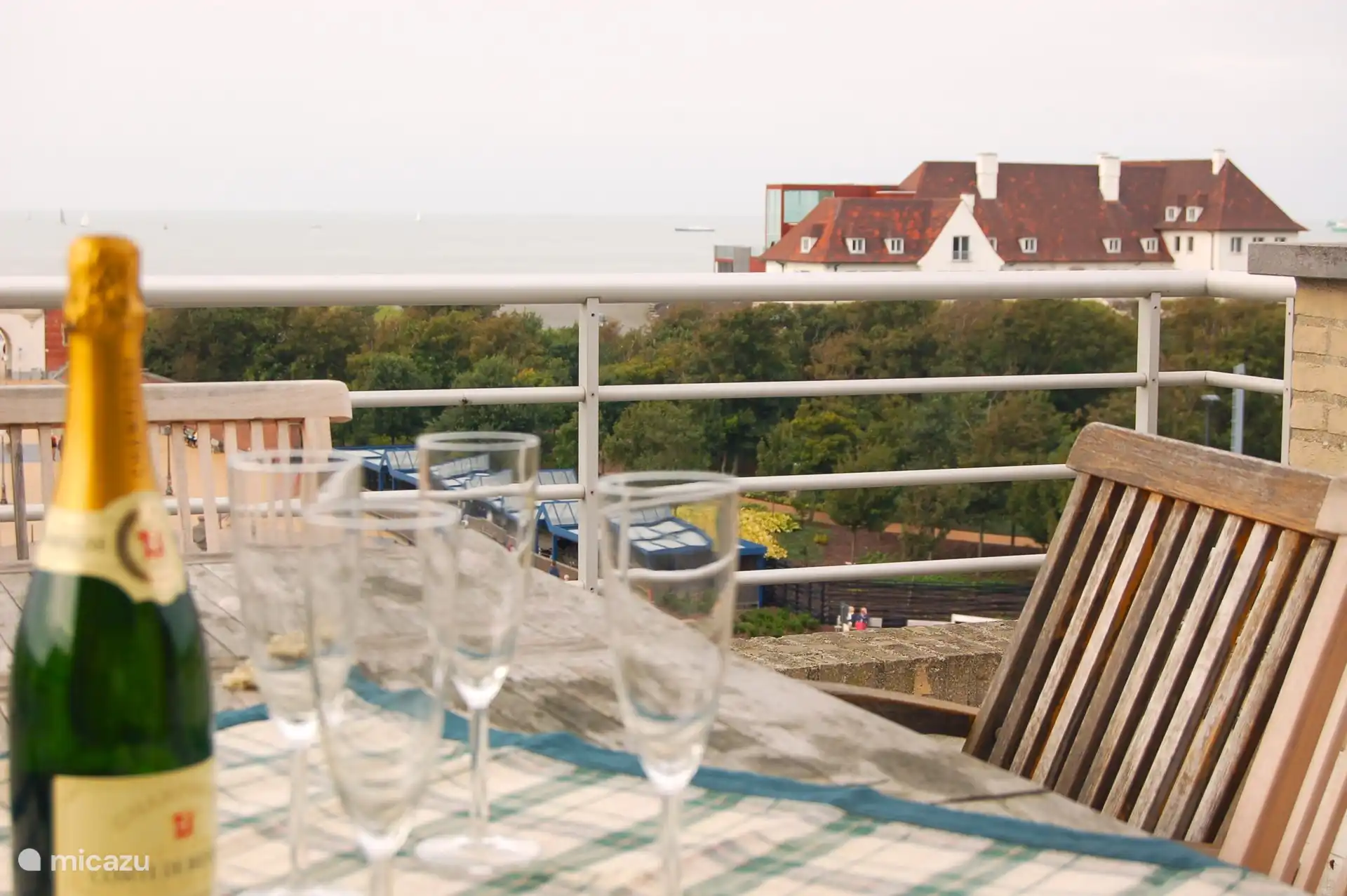 apartamento, Oostduinkerke, Costa Belga, Bélgica - Dúplex penth. Vista frontal al mar 10p