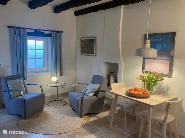 gîte / cottage huren in Frankrijk, Dordogne, Ribagnac – Les Crocus - La Tour Het woongedeelte van La Tour is op de begane grond. U kijkt uit op het zwembad en de tuin.