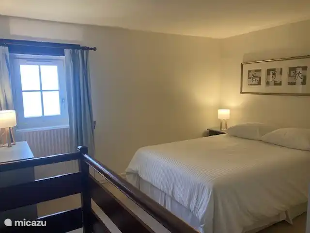 gîte / cottage huren in Frankrijk, Dordogne, Ribagnac – Les Crocus - La Tour De slaapkamer ligt op de eerste verdieping. Het bed is 200 x 160.