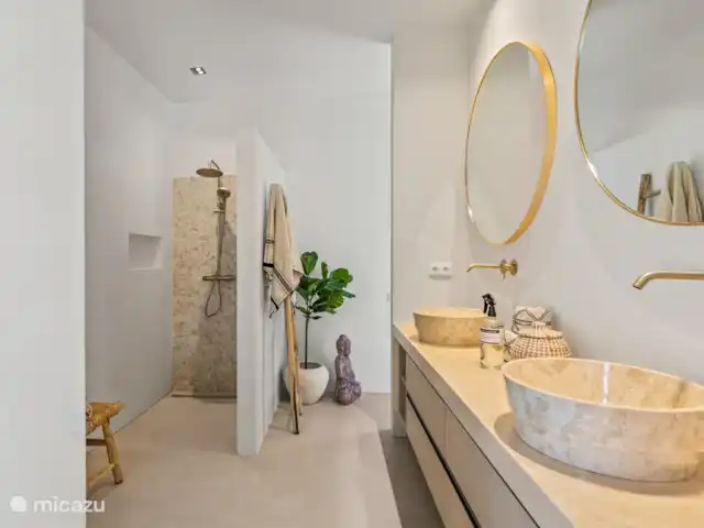 Villa Zensa - Jan Thiel | Curaçao, Banda Ariba (est), Brakkeput Abou - villa La grande et luxueuse salle de bain.