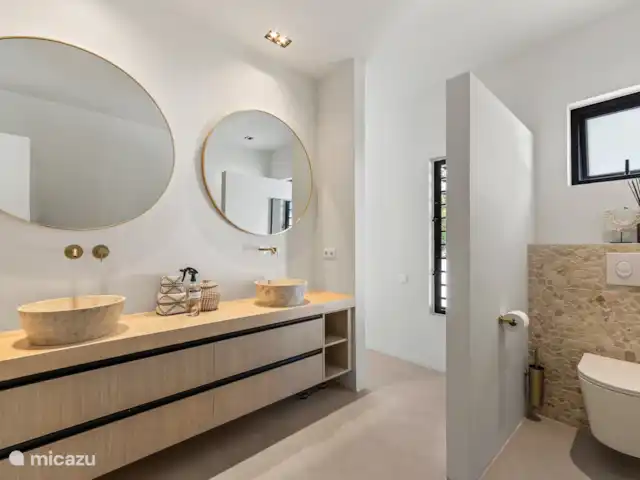 Villa Zensa - Jan Thiel | Curaçao, Banda Ariba (est), Brakkeput Abou - villa La grande et luxueuse salle de bain.