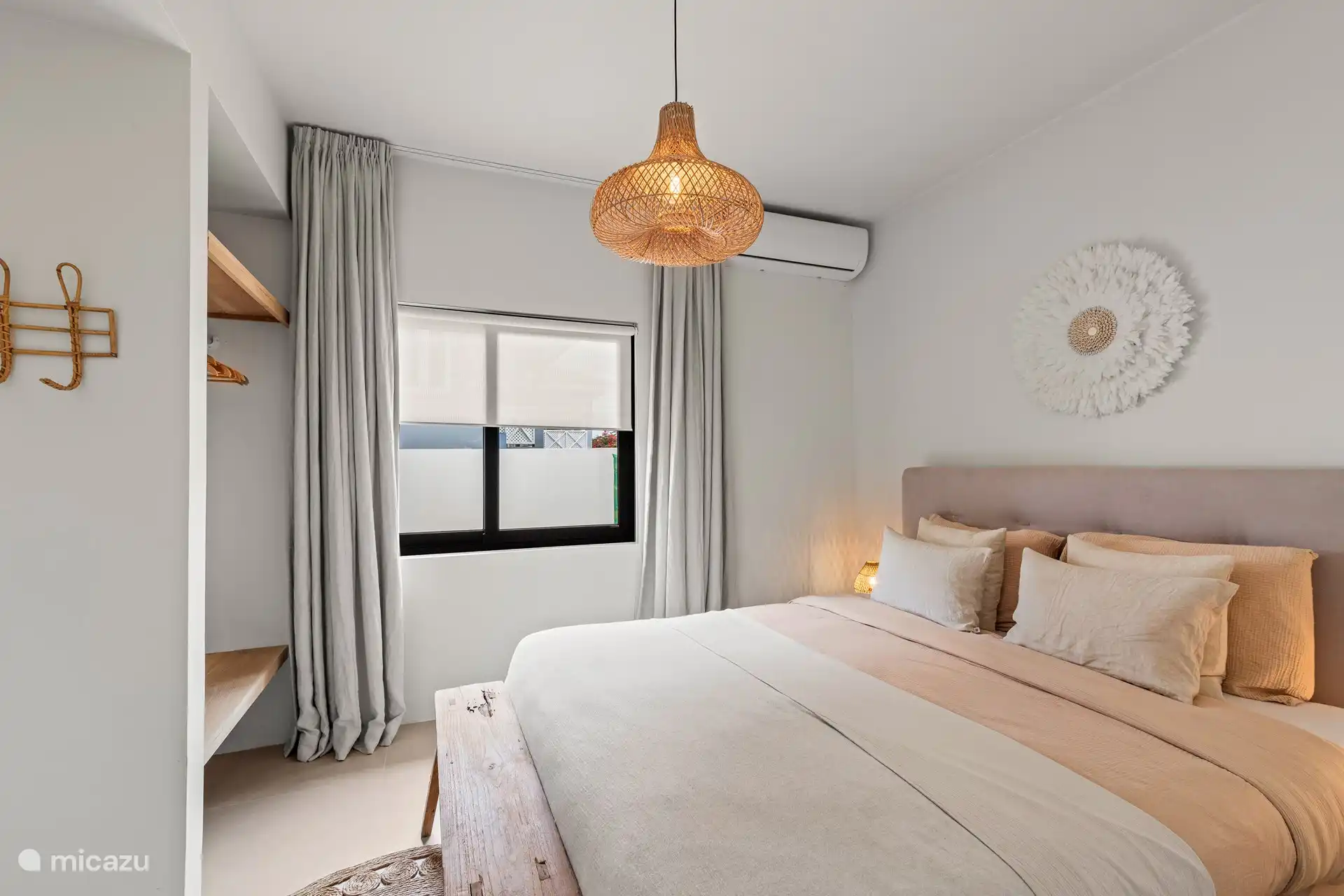 De tweede slaapkamer.