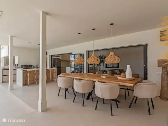 Villa Zensa - Jan Thiel | Curaçao, Banda Ariba (est), Brakkeput Abou - villa La grande table à manger.