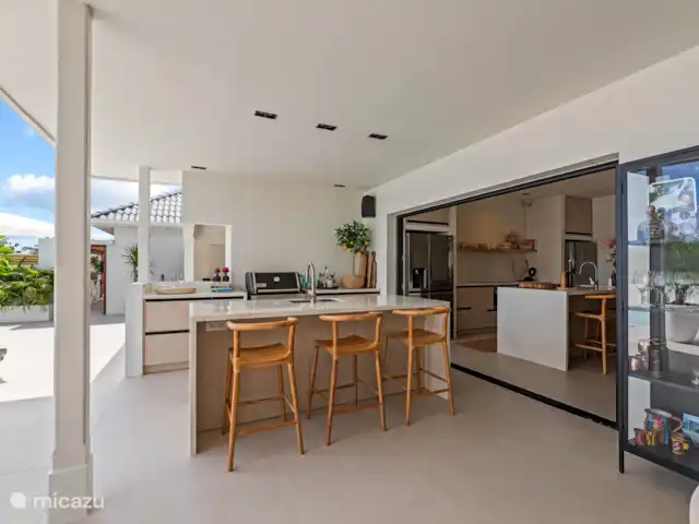 Villa Zensa - Jan Thiel | Curaçao, Banda Ariba (est), Brakkeput Abou - villa La cuisine extérieure.