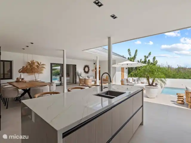 Villa Zensa - Jan Thiel | Curaçao, Banda Ariba (est), Brakkeput Abou - villa L’intérieur et l’extérieur s’imbriquent sans problème.