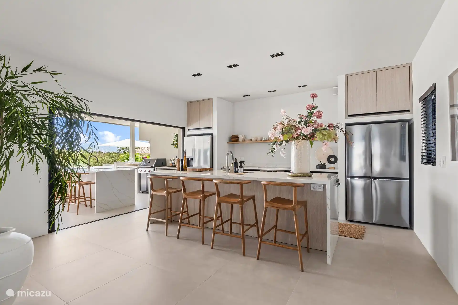 Ook genoeg ruime aan het kookeiland.