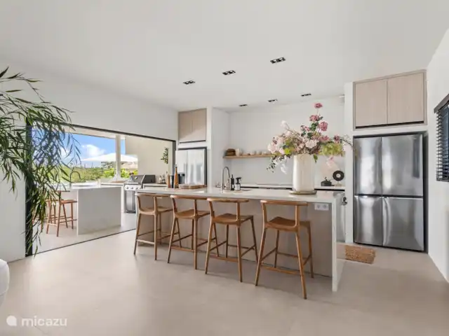 Villa Zensa - Jan Thiel | Curaçao, Banda Ariba (est), Brakkeput Abou - villa Aussi beaucoup d’espace sur l’îlot de cuisine.
