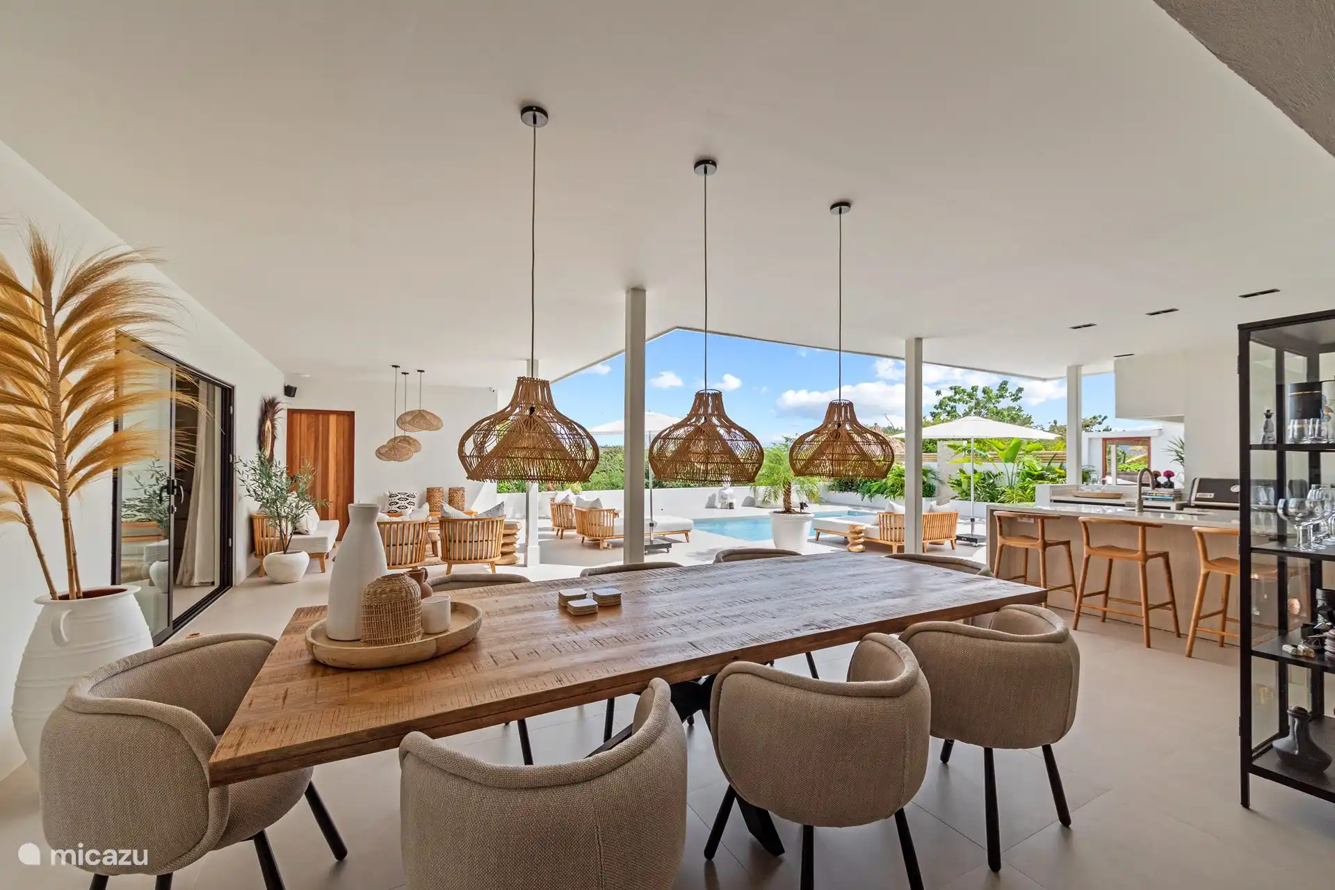 Het ruime eetgedeelte.