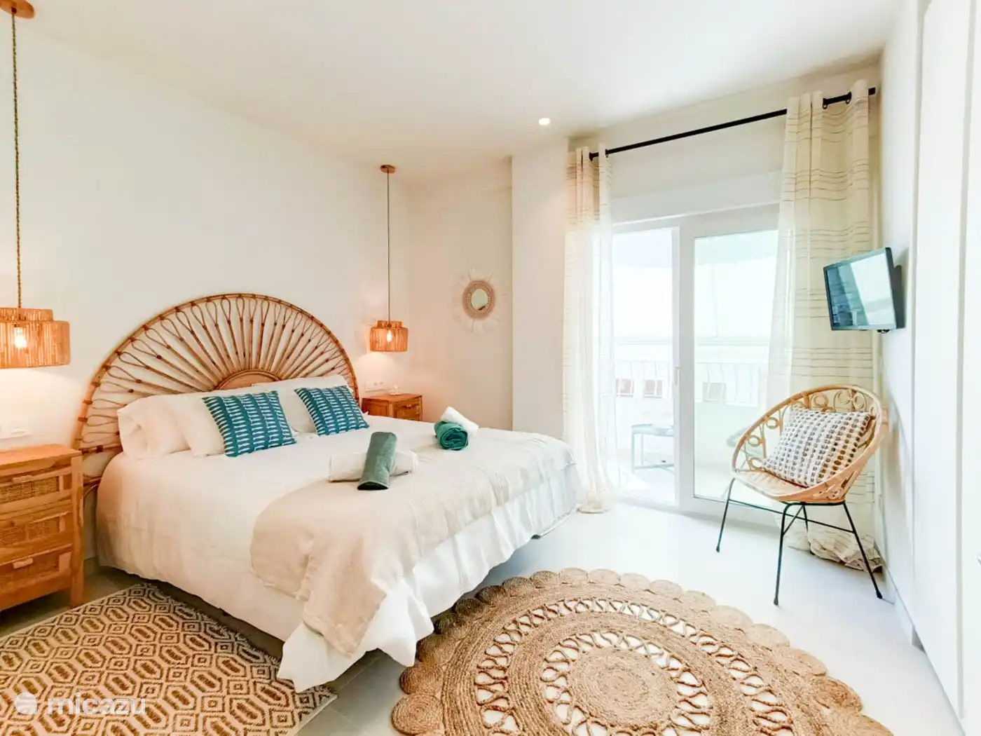 Chambre des maîtres avec balcon