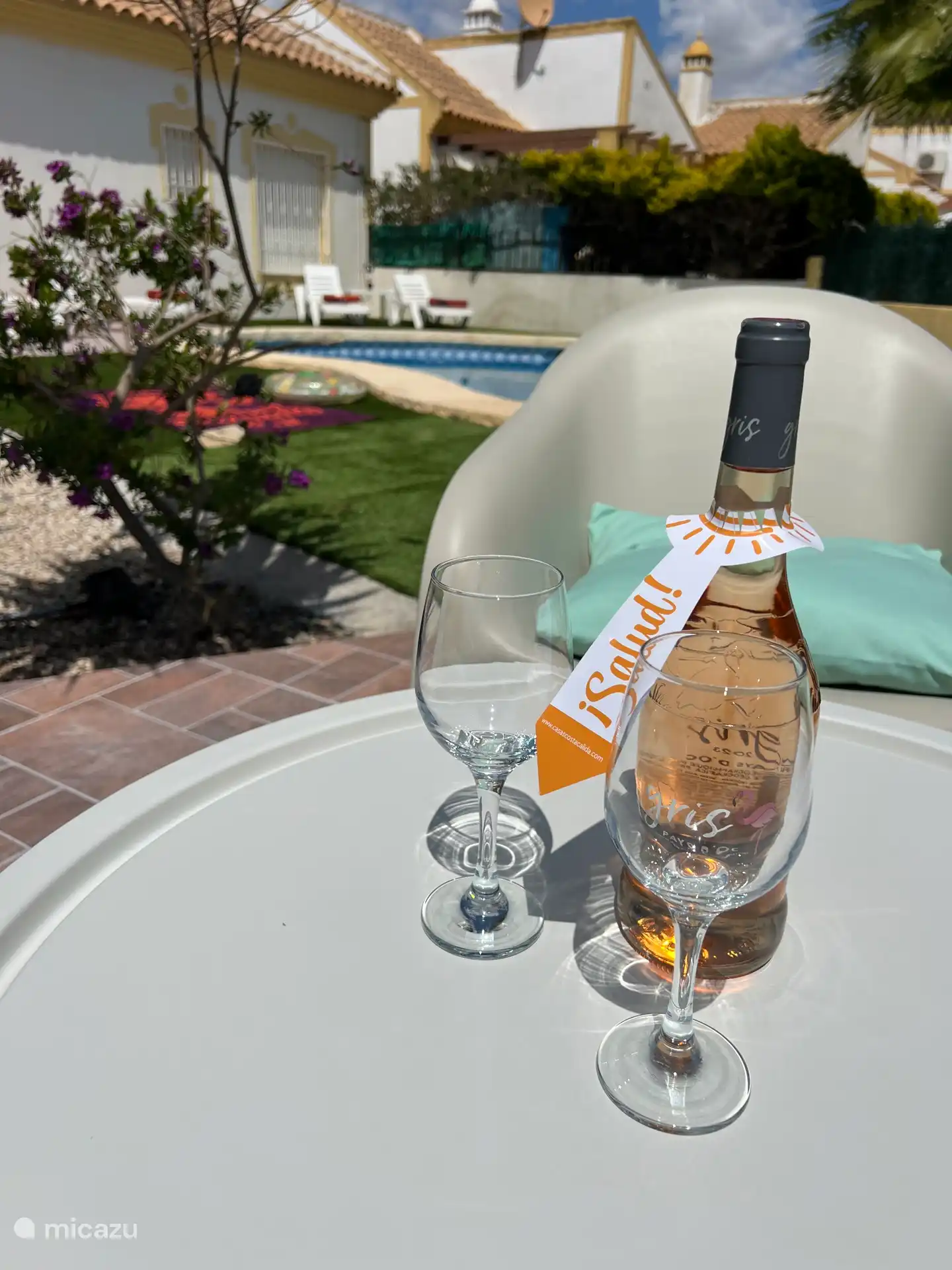 delicious food with a breathtaking view
happiness is a destination it casa el mirador