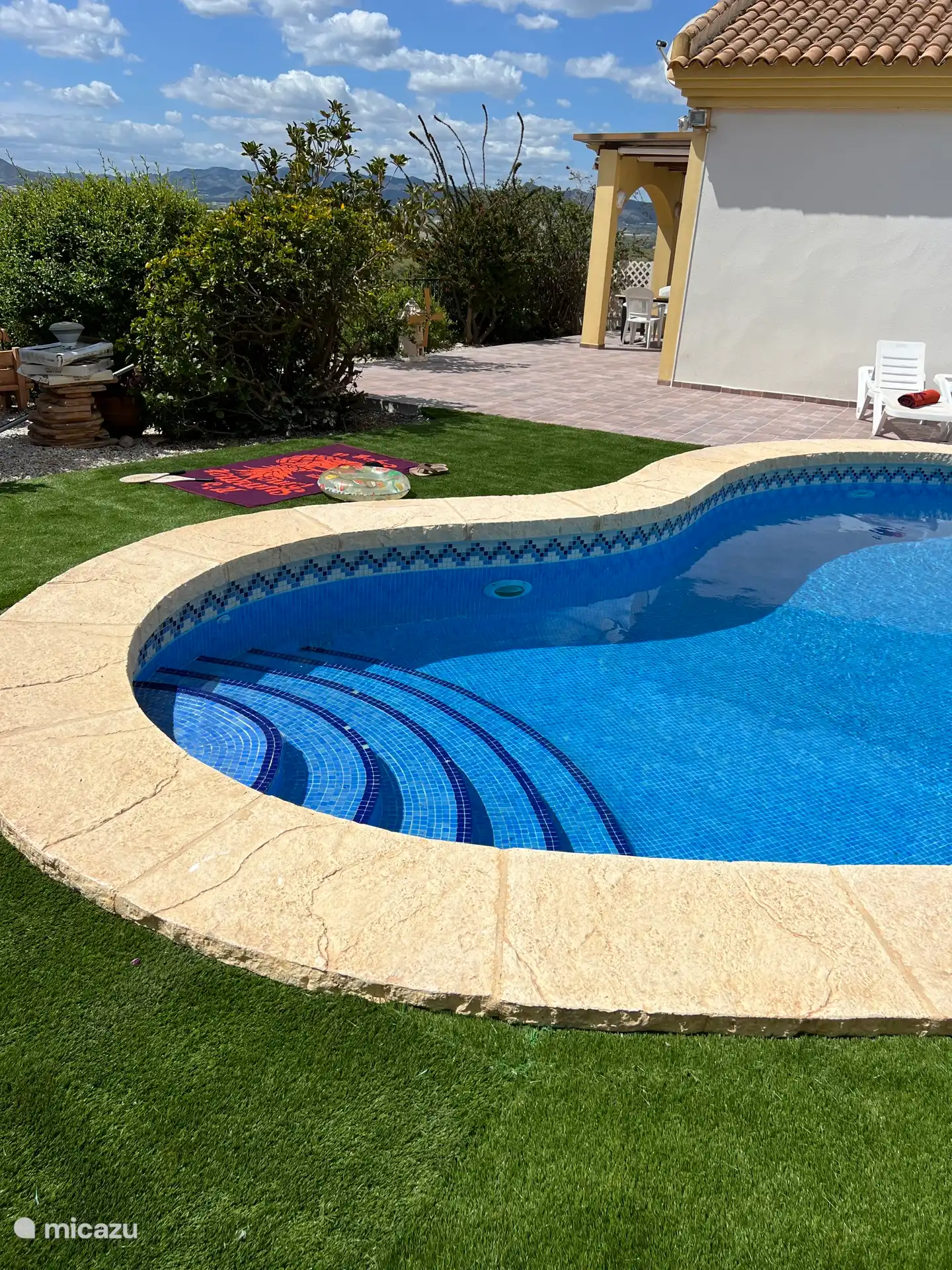 swimming pool outside area