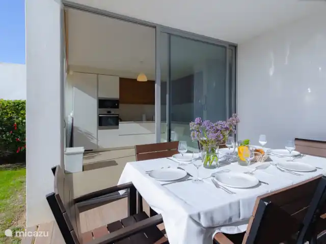 Villa Galhardo en Portugal, Algarve, Sagres - villa Comedor con puerta corredera a la cocina