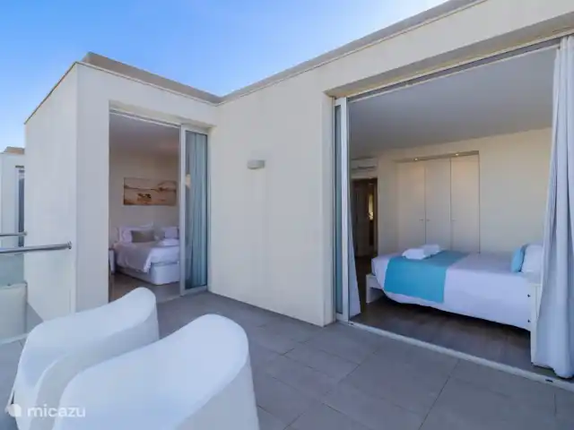 Villa Galhardo en Portugal, Algarve, Sagres - villa Dormitorio con acceso al balcón