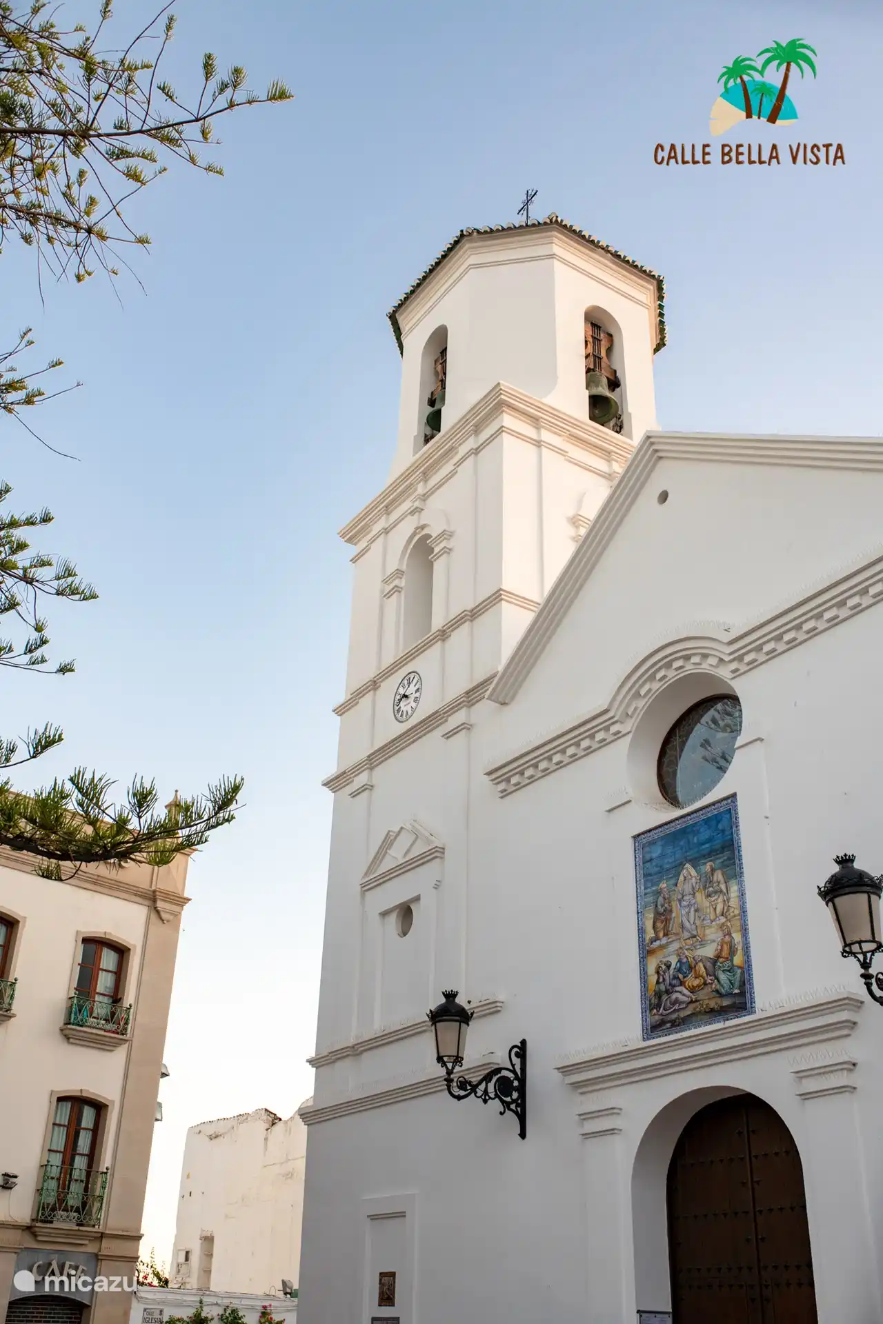 belle église sur balcon de Europe