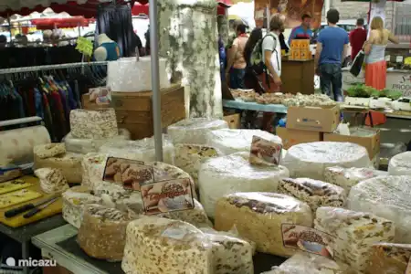 Various markets & Brocantes