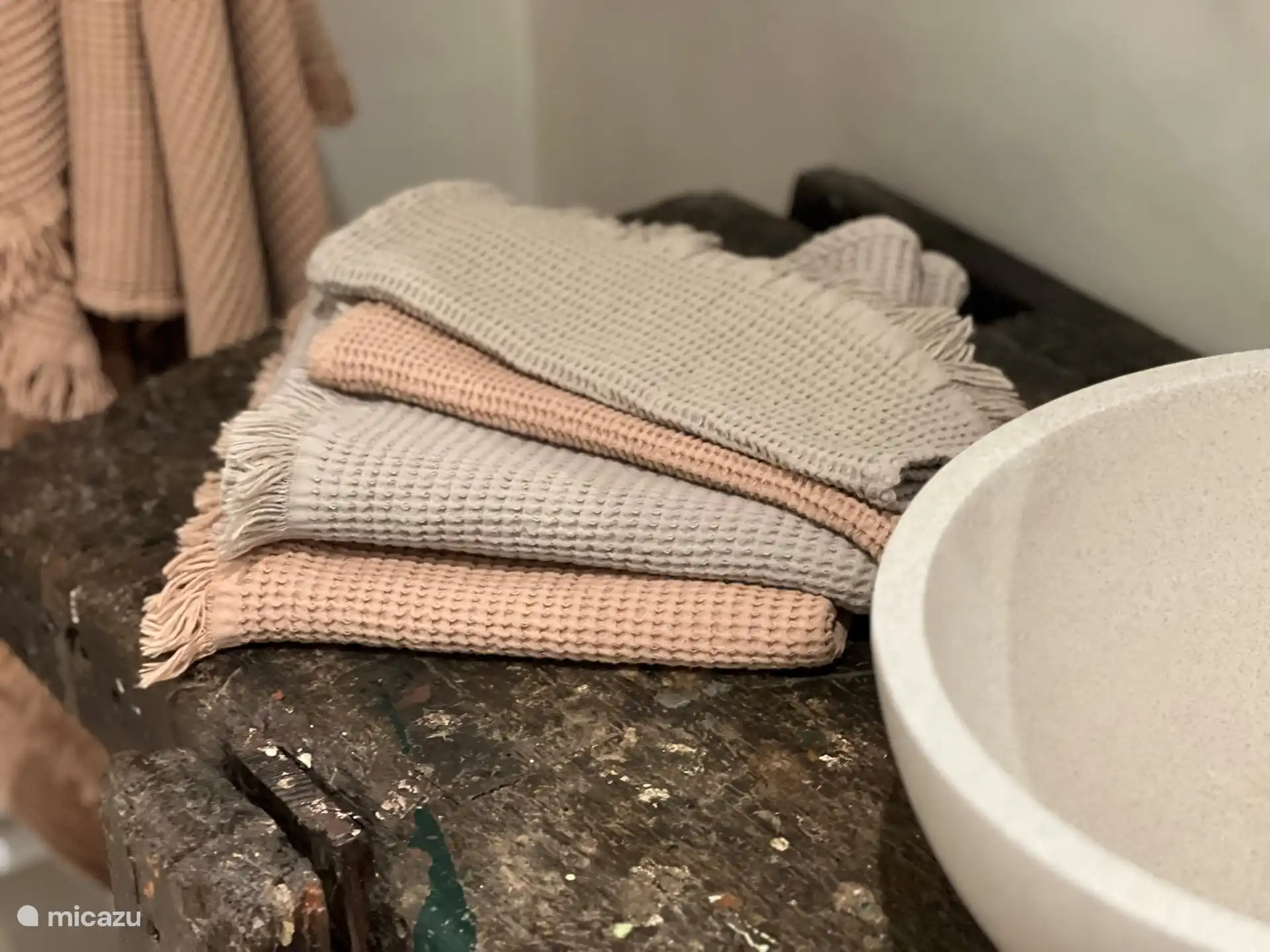 Het 100% katoenen badlinnen is van hoogwaardige kwaliteit en mooi voor het oog