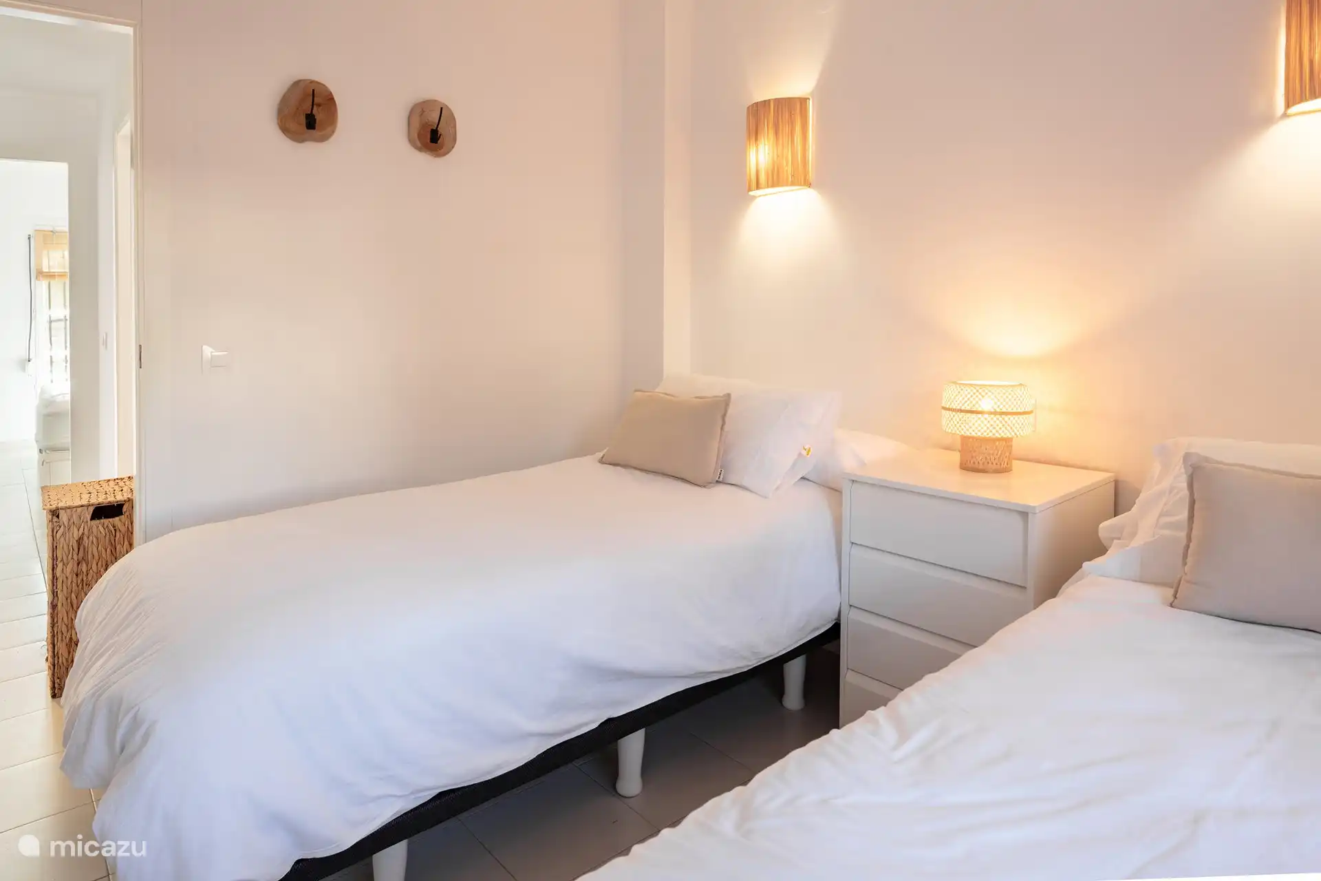 1ère chambre à droite