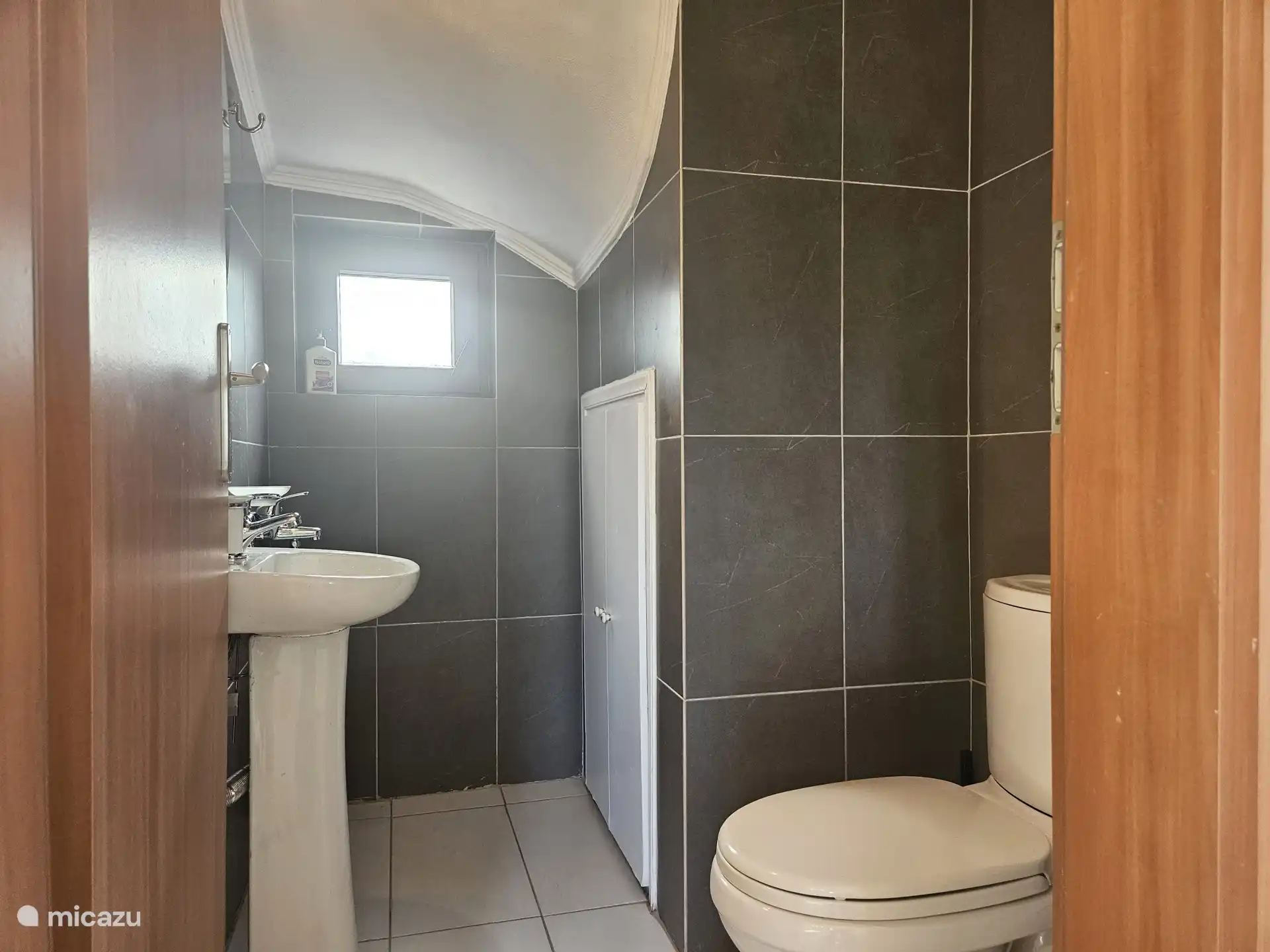 Toilet beneden
