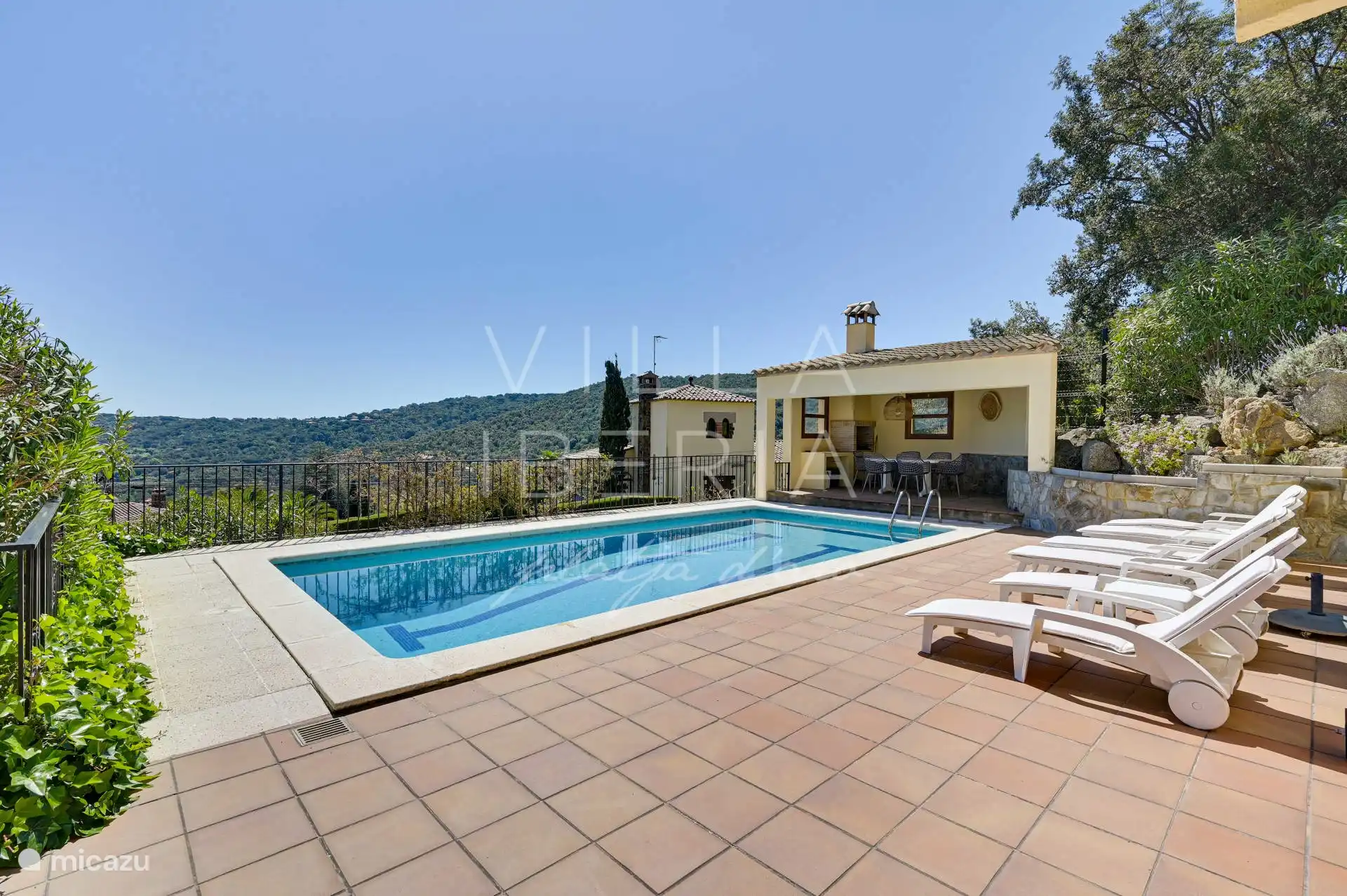 prachtig uitzicht vanuit het terras, met overdekte porche