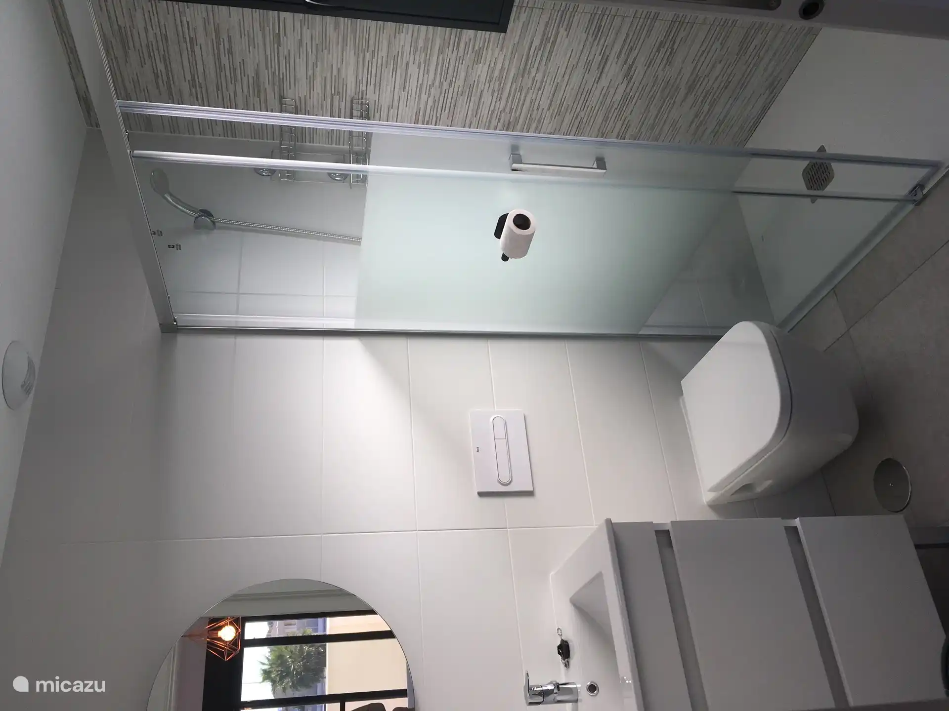 Con baño acompañante...