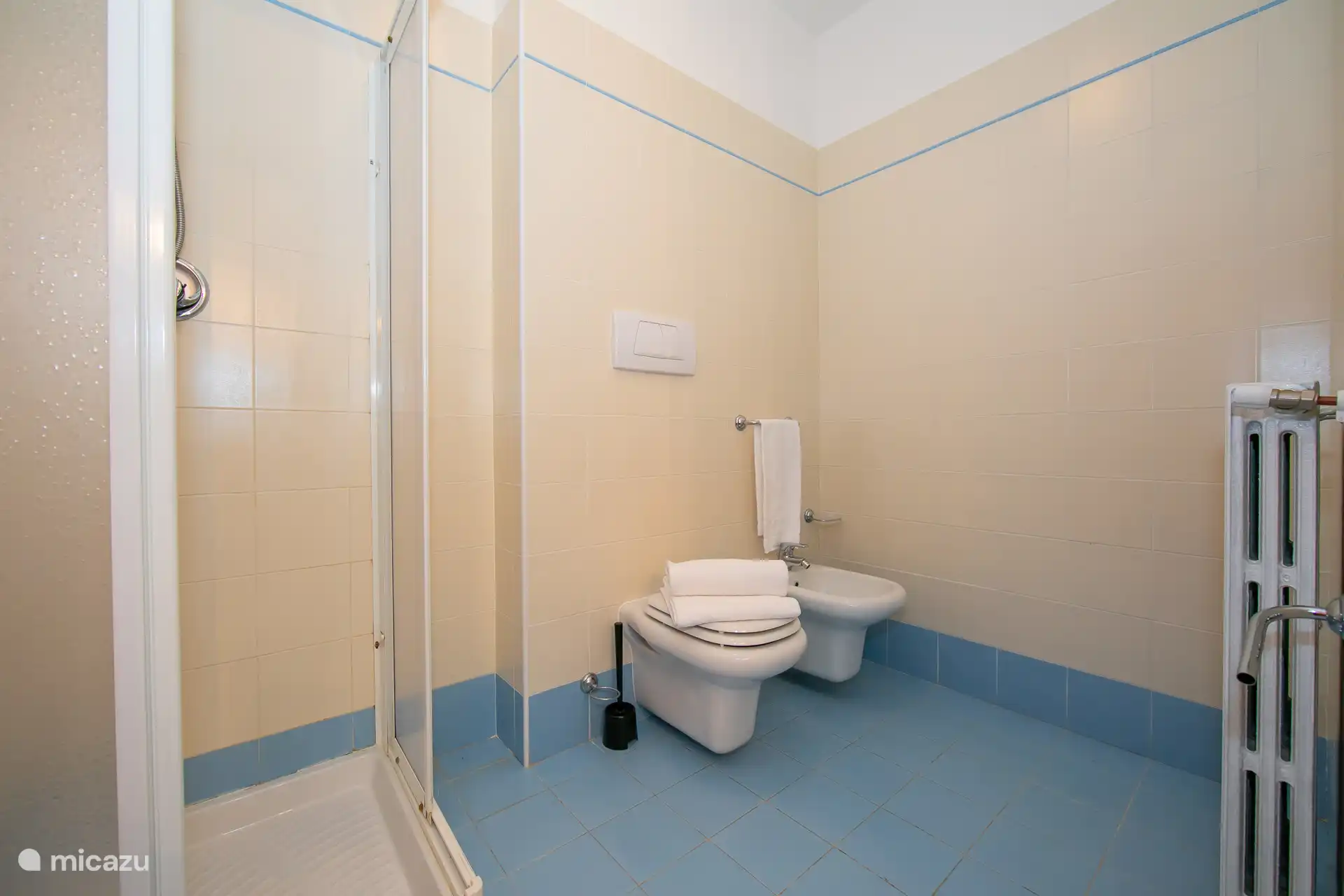 Badezimmer im Erdgeschoss