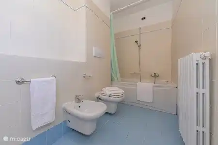 Badezimmer im Obergeschoss