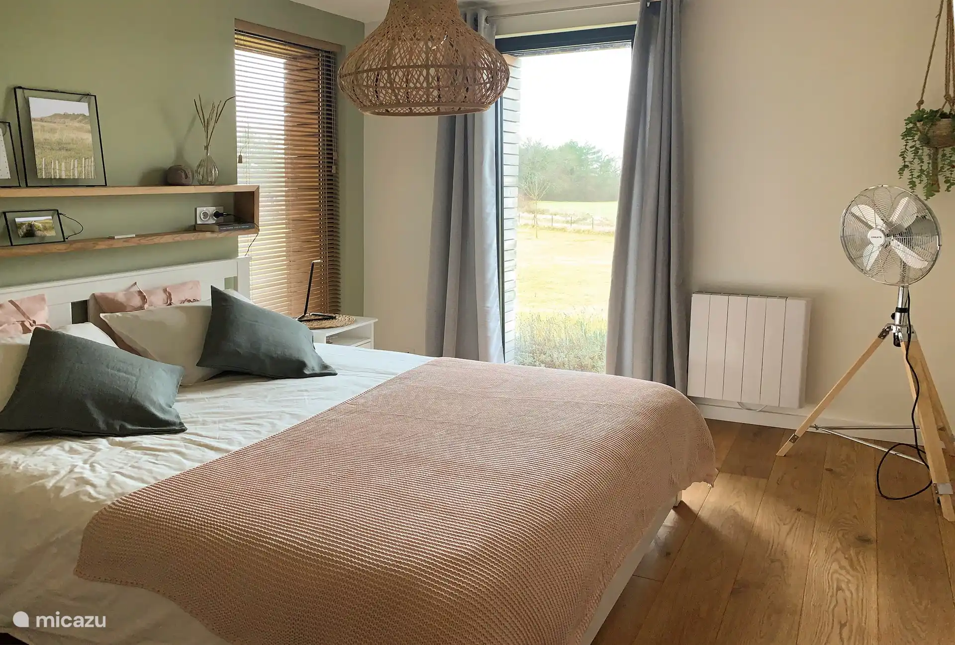 Grünes Schlafzimmer