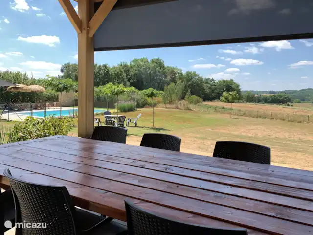 Trémouille en Francia, Dordoña, Saint-Geniès - casa vacacional Terraza lado oeste, con vista a la piscina