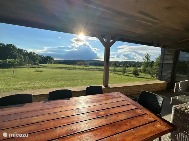 Trémouille en Francia, Dordoña, Saint-Geniès - casa vacacional Vista sin obstáculos, fin del día