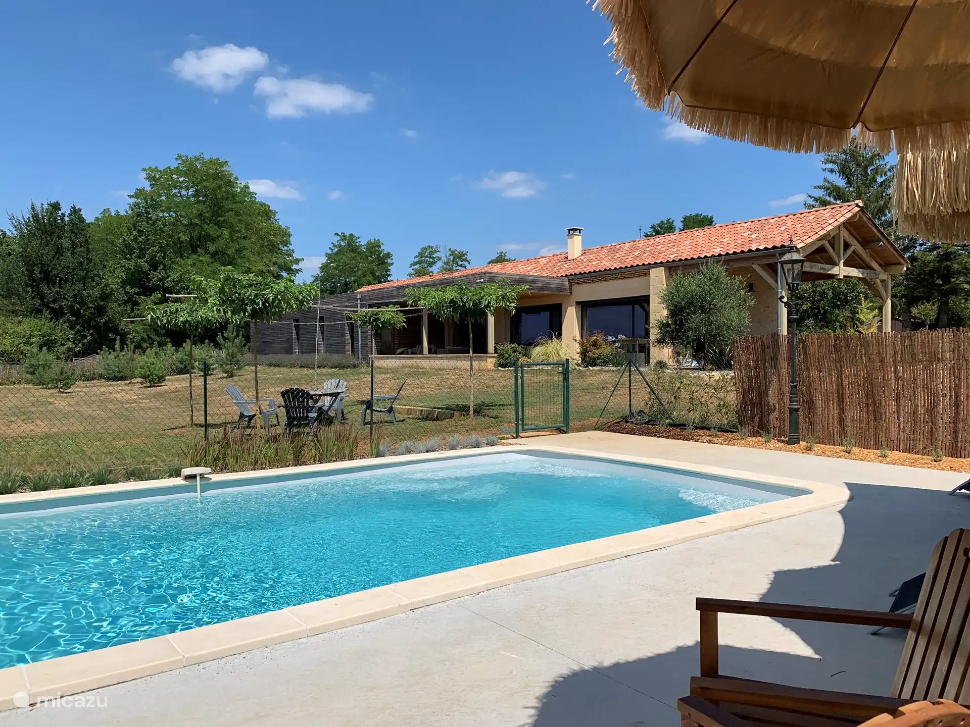 Privater beheizter Pool