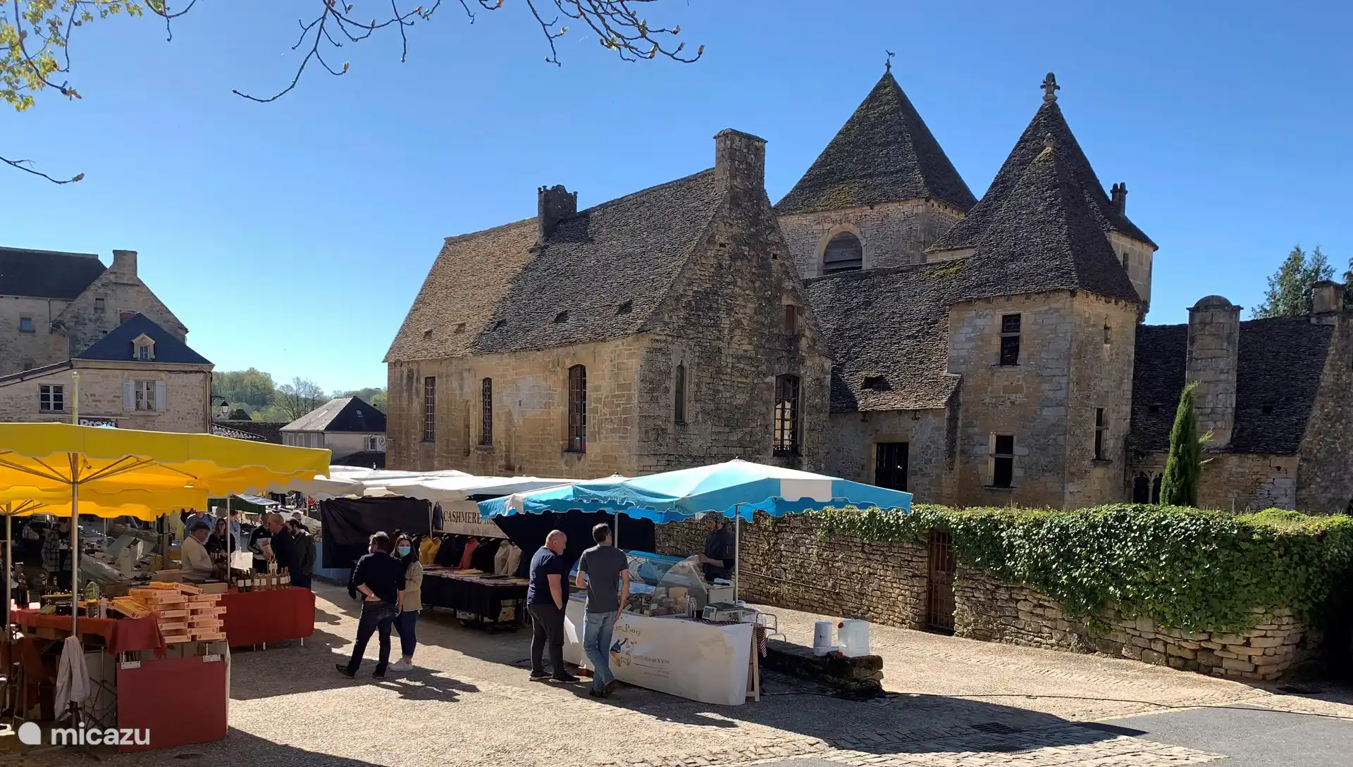 Sonntagsmarkt in Saint Geniès