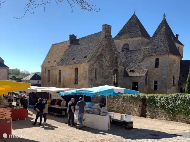Trémouille en Francia, Dordoña, Saint-Geniès - casa vacacional Mercado dominical en Saint Geniès